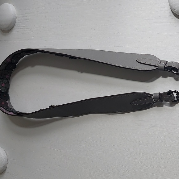 Coach 1941 Tea Rose Strap 🖤 Charcoal grey  rivets & Gunmetal hardware 🤌 - Picture 9 of 15